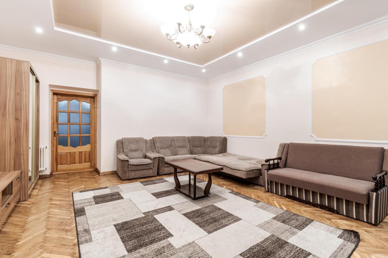 Akademika Hnatyuka Apartment Lviv Ngoại thất bức ảnh